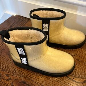 UGG Clear Mini